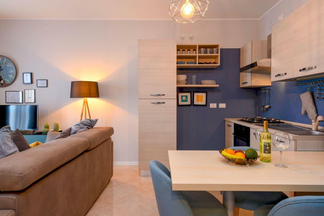 Desenzanoloft Le Chateau De Margot Desenzano del Garda Dış mekan fotoğraf